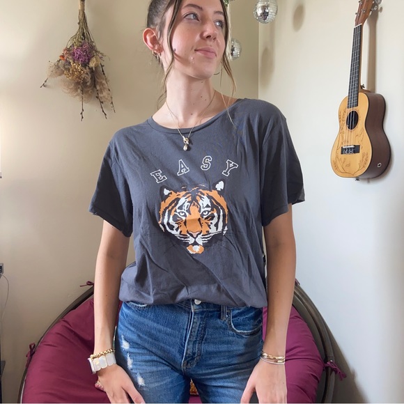 WILDFOX | NWT! Wildfox Keke Easy Tiger Tee - Picture 1 of 9